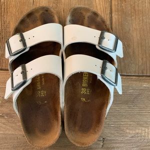 EUC white Birkenstock’s size 38 (Womens 8)